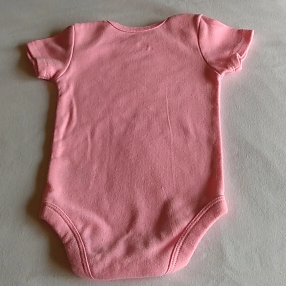 *Girls Onesie – “Daddy Is My Valentine” – Size‎ 0-3M